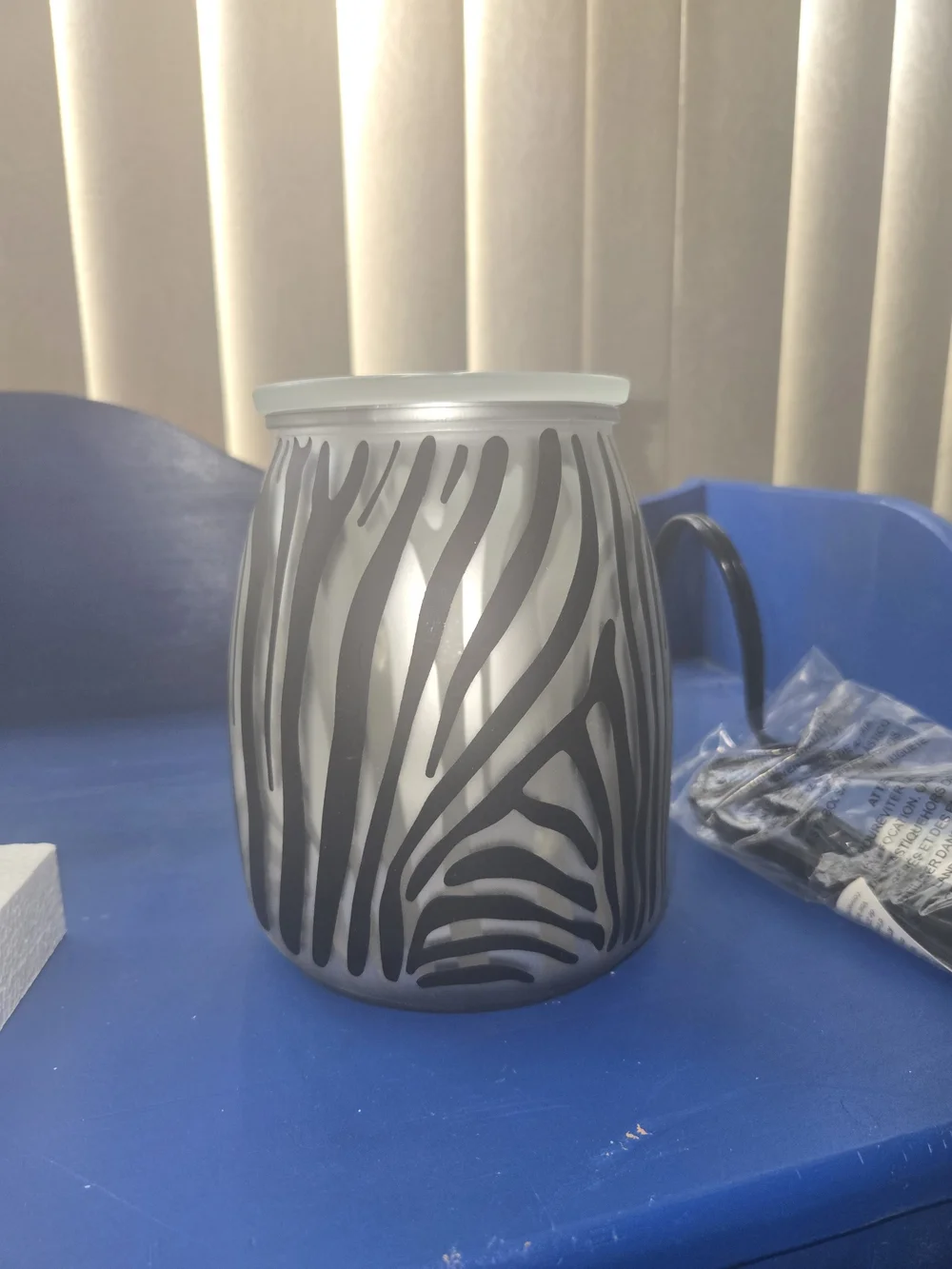 Zebra-Pattern Glass Wax Warmer in Frosted Silver